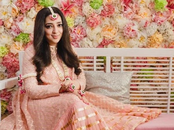 JP Dutta Daughter Nidhi