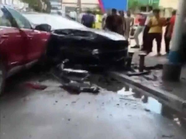 Kolkata 19 year old Jaguar driver crushes 40 year old woman died during treatment