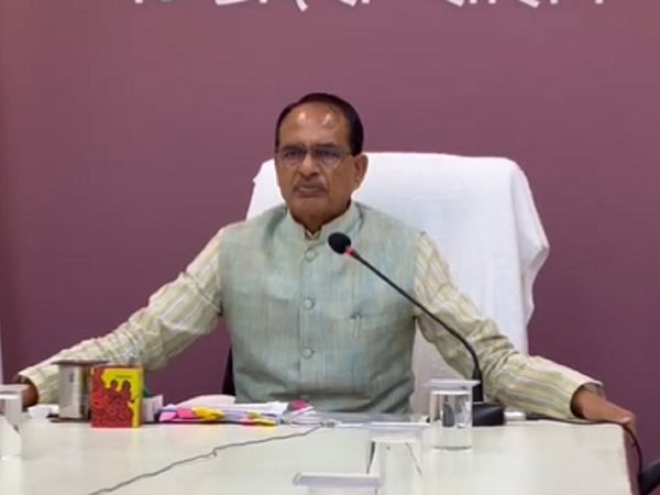 CM Shivraj Singh Chouhan directed the CS and DGP to remove Jhabua SP with immediate effect