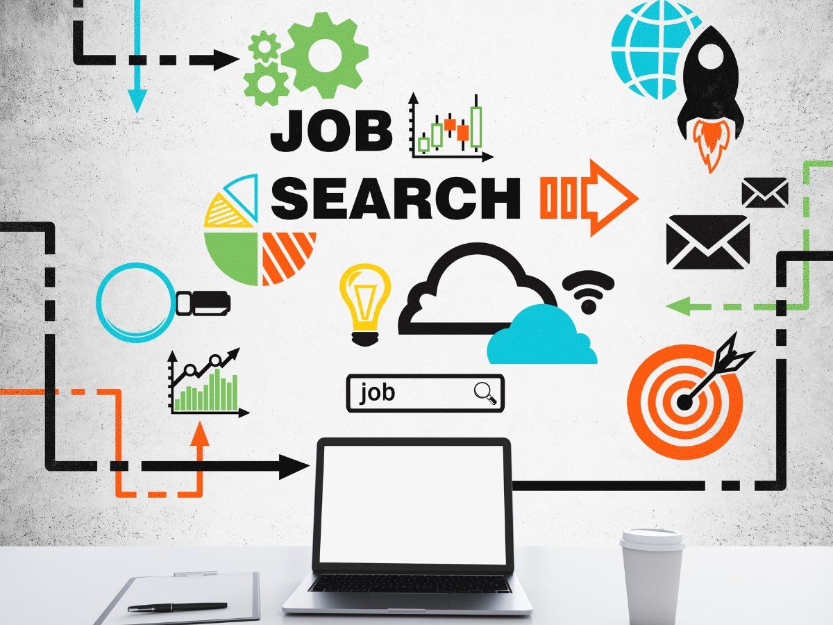 Importance of Social Media in Career: करियर बनाने में बेहद मददगार है सोशल मीडिया, बस इन बातों का रखें ध्यान