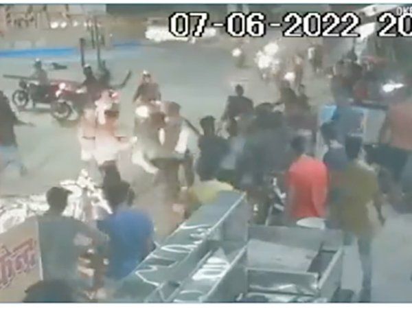 Violence In Jodhpur: राजस्थान के जोधपुर में सांप्रदायिक तनाव, जमकर चले पत्थर, भारी पुलिस बल तैनात, धारा 144 लागू