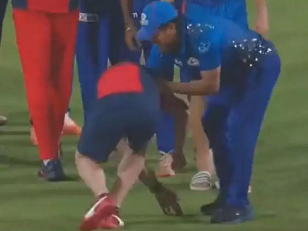 Jonty Rhodes and Sachin Tendulkar