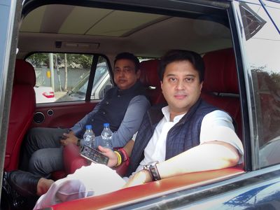 Jyotiraditya Scindia's 10,000 supporters resign from Congress Jyotiraditya Scindia's 10,000 supporters resign from Congress