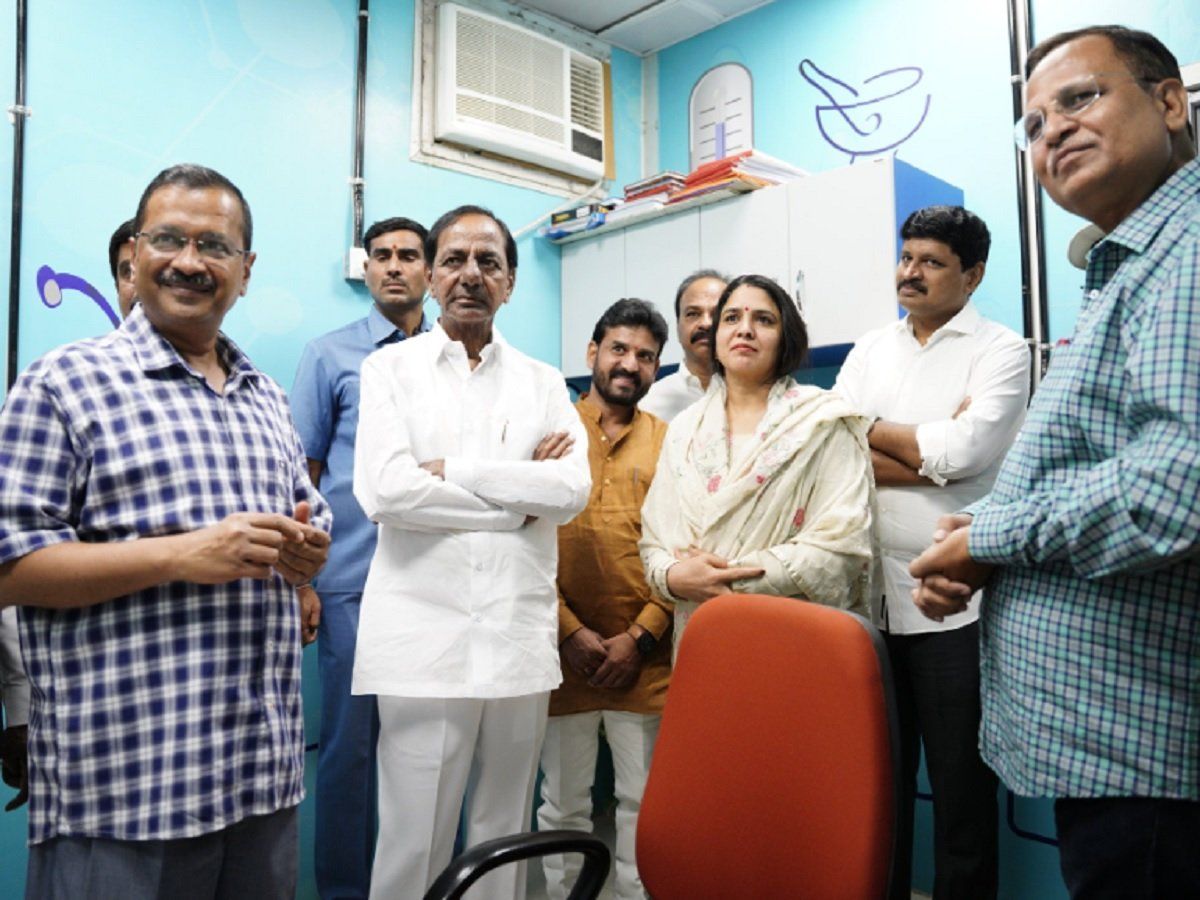 तेलंगाना के CM के चंद्रशेखर राव ने किया दिल्ली के सरकारी स्कूल-मोहल्ला क्लिनिक का दौरा, हुए बेहद प्रभावित
