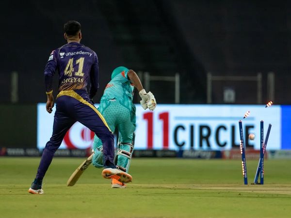KL-Rahul-Run-out-by-Shreyas-Iyer