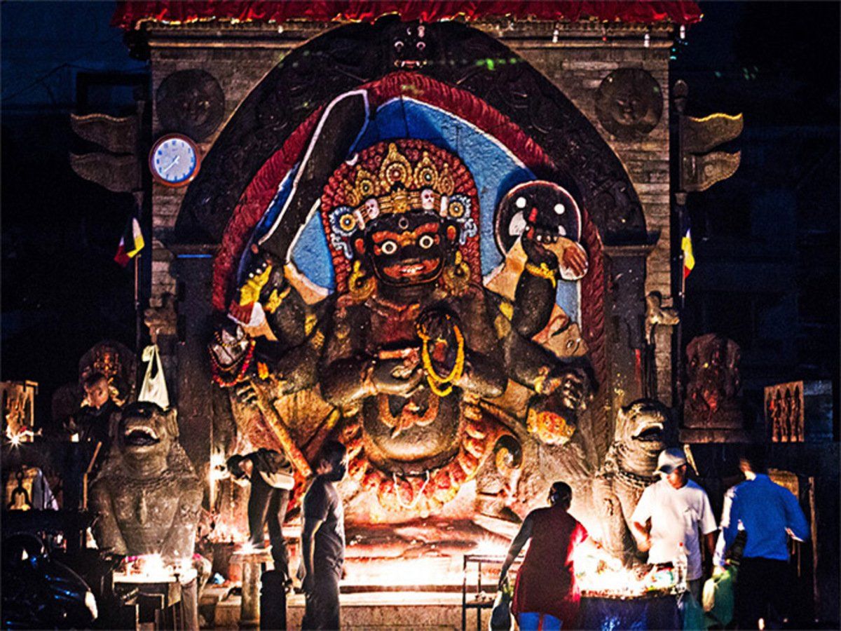 Kaal Bhairav Ashtak: ग्रहों के दोष से पाना चाहते हैं छुटकारा तो करें काल भैरव अष्टक का पाठ