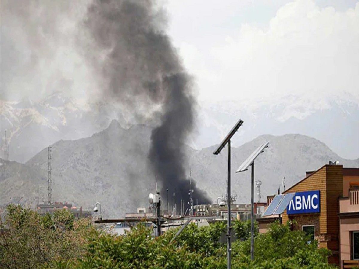 Blast in Kabul: काबुल में मस्जिद के बाहर हुआ बड़ा धमाका, कई आम लोगों की मौत