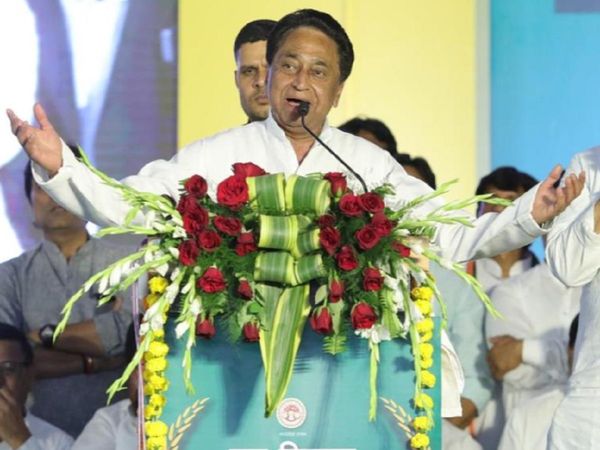 Congress 17 MLAs in Bengaluru Will jyotiraditya scindia topple Kamalnath Government in MP