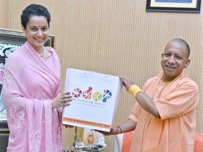 Kangana Ranaut meets UP CM Yogi Adityanath in Lucknow