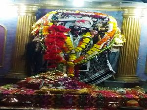 भोपाल:दशहरे के दिन सीधी हो जाती है मां काली की गर्दन!