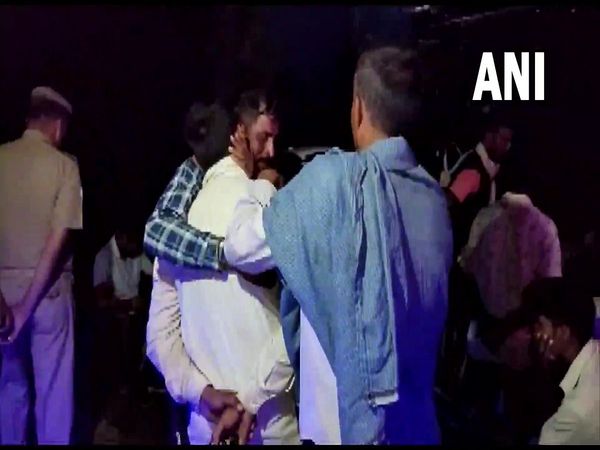 5 dead after Kanwar devotees from MPs Gwalior were mowed down by a truck in Hathras district