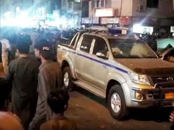 One killed and 13 injured as explosion rips through Karachis Saddar area in Pakistan