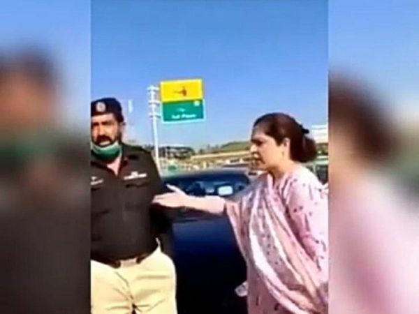Karnal Ki Biwi abusing police officer goes viral on social media