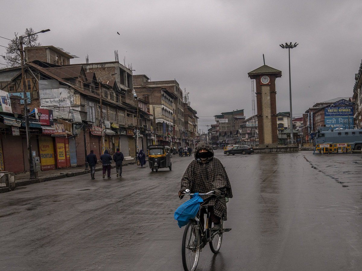Weather Today, Jan 25: पंजाब-हरियाणा-यूपी में हल्की बारिश की संभावना, कई जगह छाया रहेगा कोहरा