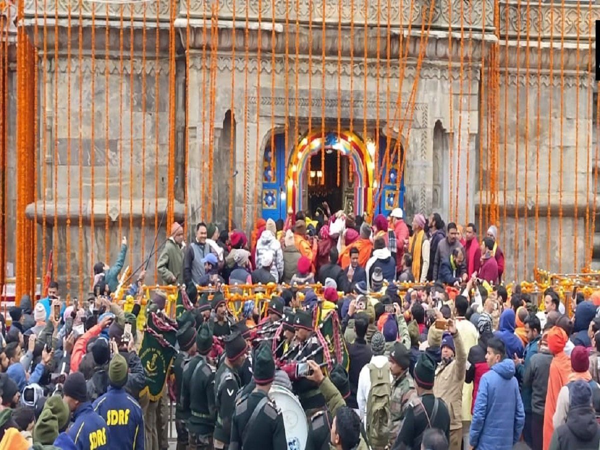 Kedarnath Yatra: मानसून के विदा होते ही केदारनाथ में लगा भक्तों का तांता, हर रोज पहुंच रहे हैं हजारों तीर्थ यात्री