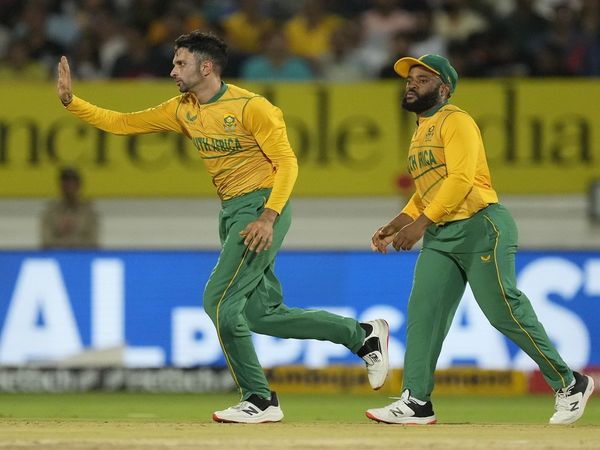 Keshav-Maharaj-Temba-Bavuma