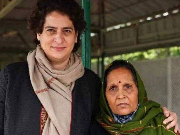 Khushi Dubey mother met Priyanka Gandhi