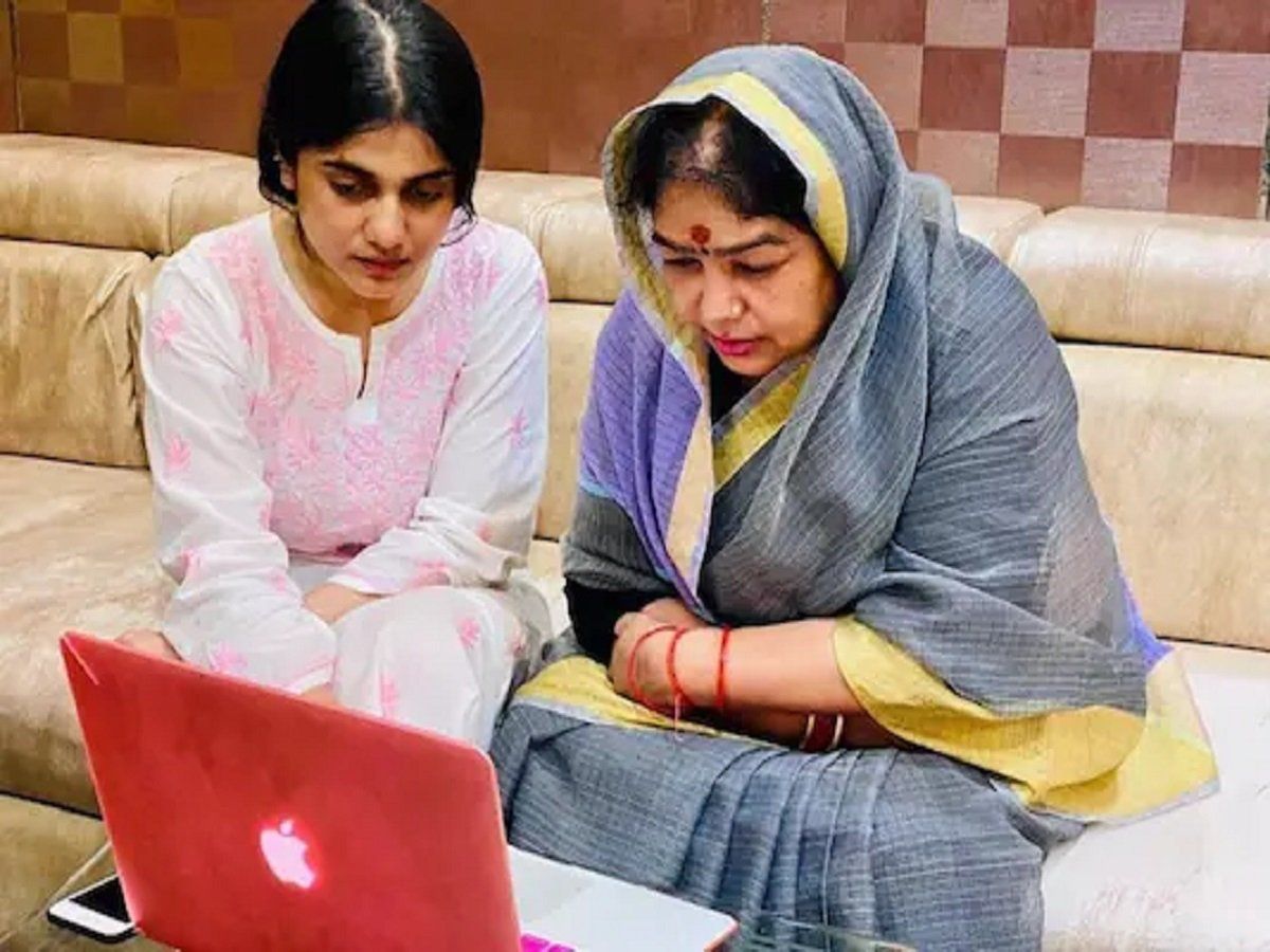 VIDEO: कुलदीप सिंह सेंगर की पत्नी का टिकट कटा तो बेटी ने उठाए सवाल, बोलीं- मेरा नाम क्या है शायद अब..
