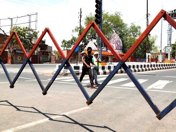 Noida and Ghaziabad are unlocked Corona Curfew removed from here just weekend curfew will continue
