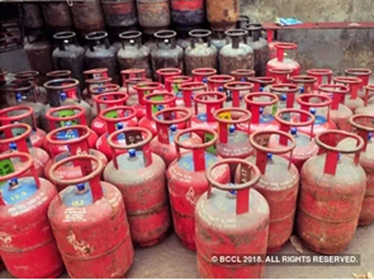 LPG cylinder latest rate : एलपीजी सिलेंडर की कीमत फिर बढ़ी, आज से लागू, जानिए लेटेस्ट रेट
