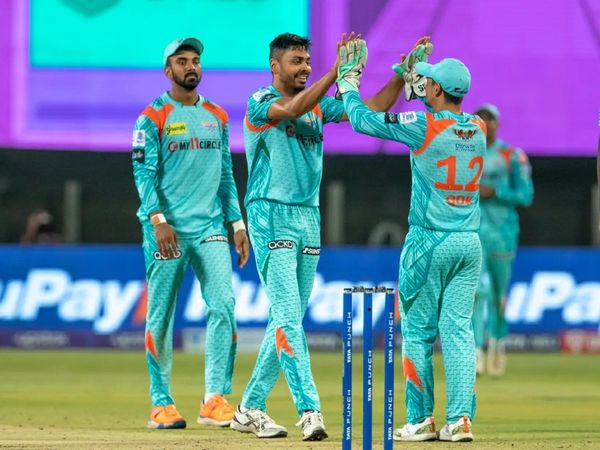 Lucknow vs Kolkata Live score and Updates