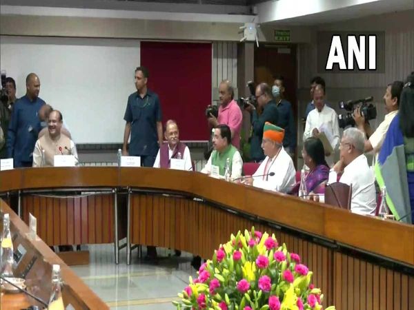 Lok Sabha Speaker held an all party meeting before the monsoon session of Parliament MPs of many parties were absent