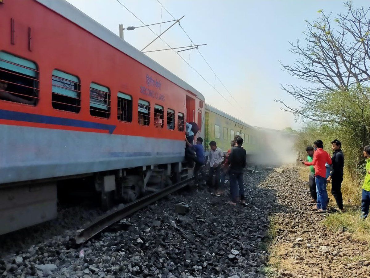 Train Accident : एलटीटी-जयनगर एक्सप्रेस नासिक के पास पटरी से उतरी, दो लोग हुए घायल, किसी की मौत नहीं