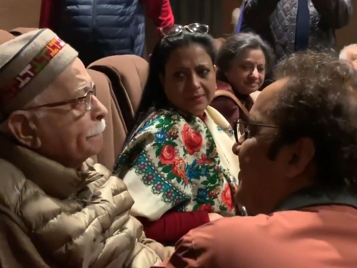 Shikara: शिकारा देखने के बाद रोने लगे लालकृष्ण आडवाणी, विधु विनोद चोपड़ा ने थिएटर से शेयर किया Video