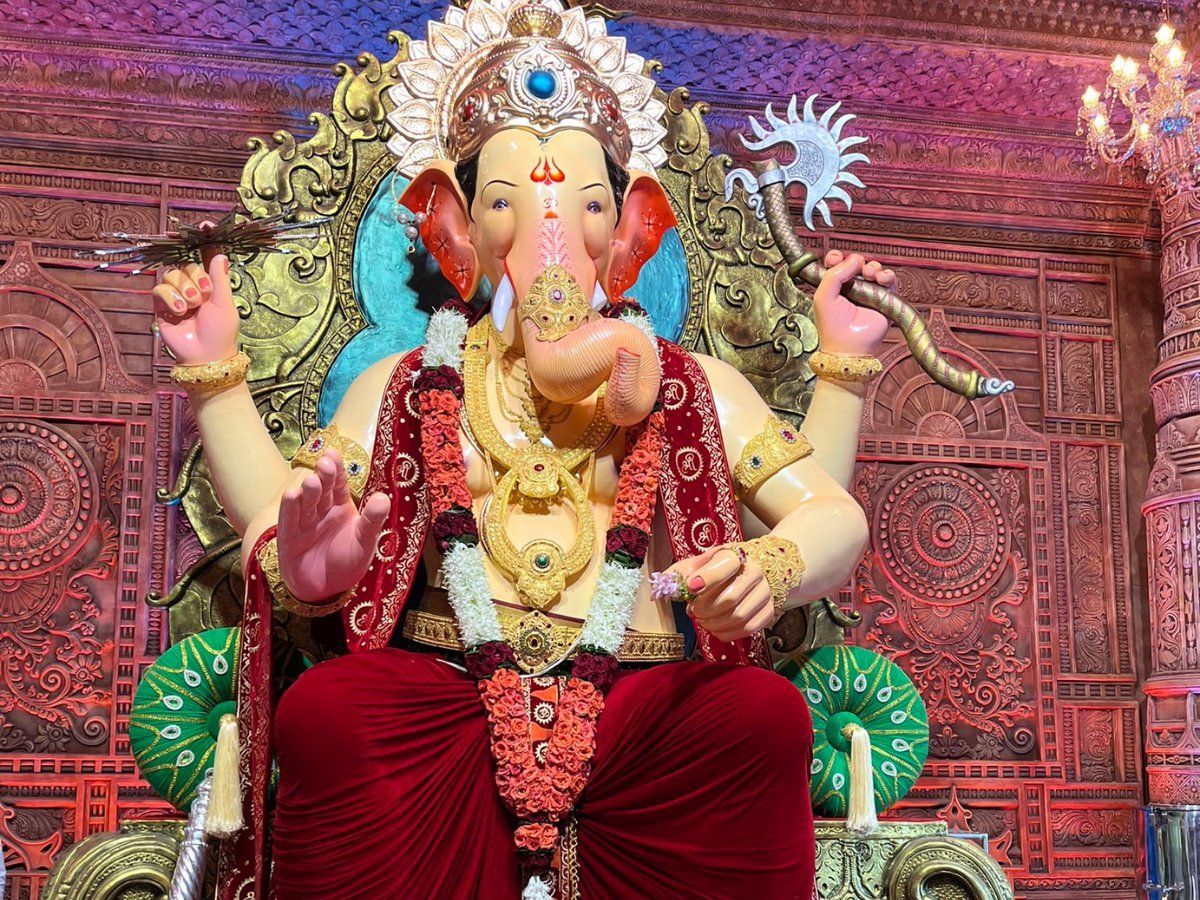 Mumbai LaLbaugcha Raja The Maharaja of Lalbagh got crores of rupees