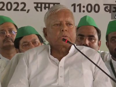 Lalu Prasad Yadav hit the beat, said in Lok Sabha Elections 2024 will throw BJP out of power Lalu Prasad Yadav hit the beat, said in Lok Sabha Elections 2024 will throw BJP out of power