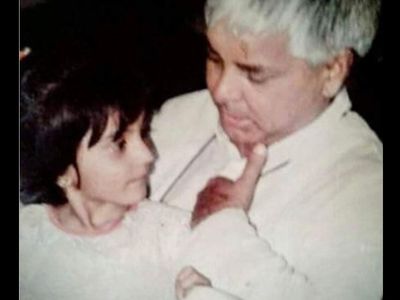 Bhojpuri Actress Akshara Singh with Lalu Prasad Yadav Bhojpuri Actress Akshara Singh with Lalu Prasad Yadav