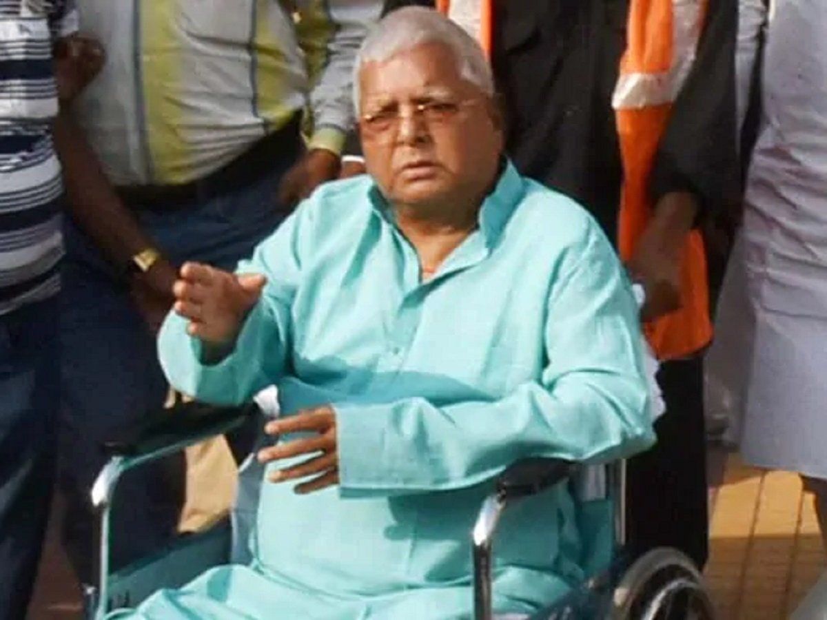तबियत बिगड़ने के बाद लालू प्रसाद यादव को एम्स में कराया गया भर्ती, बुखार की थी शिकायत