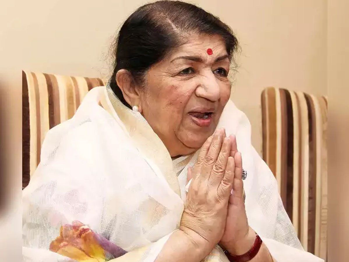 lata mangeshkar ki biography hindi mein