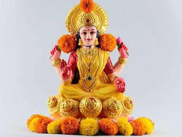 Laxmi Ji Ki Murti