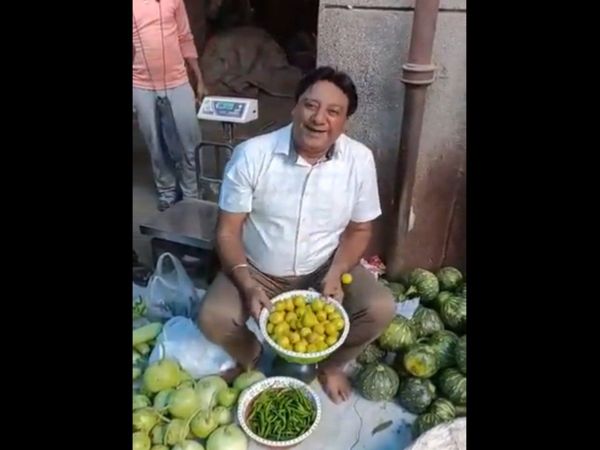 Lemon Viral Video Man Sing A Song On Lemon Price Hike Video Goes Viral