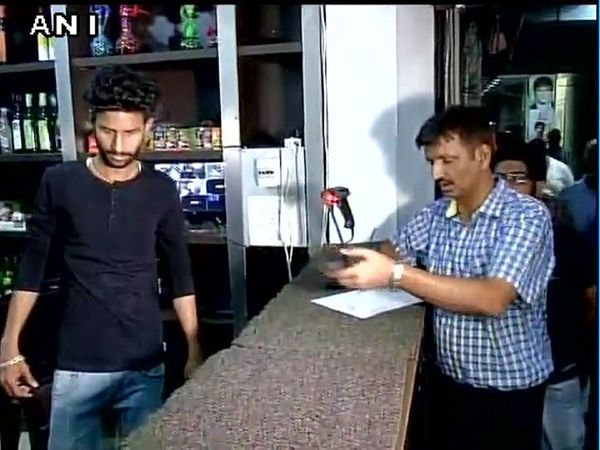 Delhi decides to levy 70% Corona Cess on liquor 70% hike in liquor prices from tomorrow in national capital