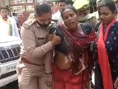 Lucknow Woman attempts self immolation Lucknow Woman attempts self immolation