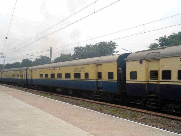 Lucknow-Hyderabad Train