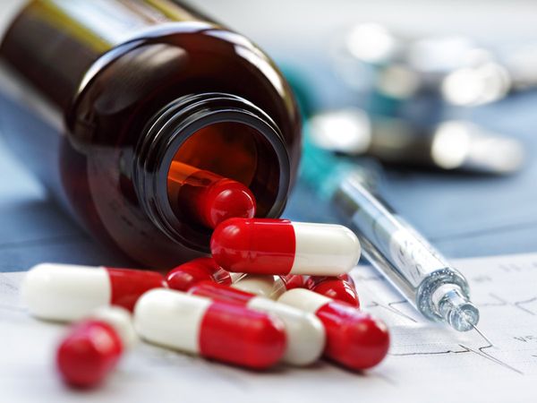 Drug Peddler Arrested