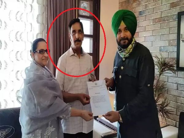 FIR lodged against Punjab Congress chief Navjot Singh Sidhu's advisor Mohammad Mustafa.
