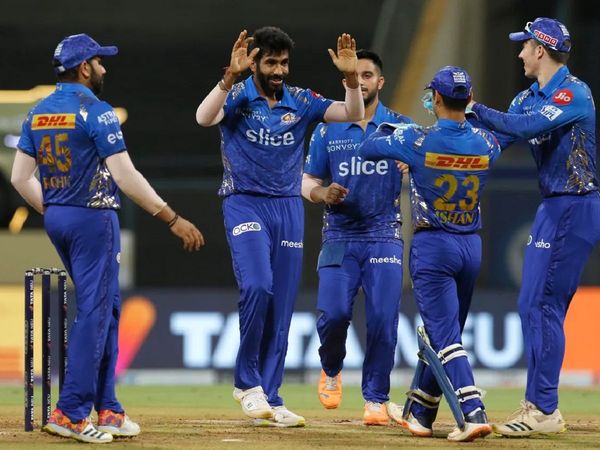 Mumbai Indians vs Delhi Capitals LIVE UPDATES