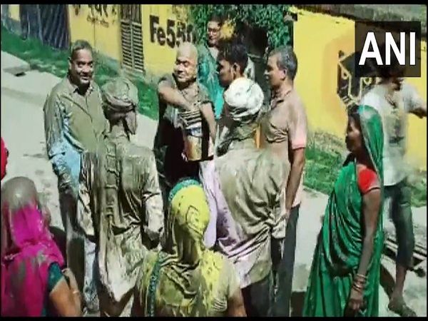 Women in Pipardeura area of Maharajganj in Uttar Pradesh throw mud at MLA believing this will bring a good spell of rainfall