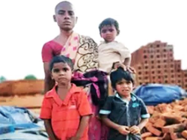 मां की ममता: भूखे बच्‍चों का पेट भरने के लिए विधवा ने सिर मुंडवाकर 150 रुपये में बेच डाले बाल