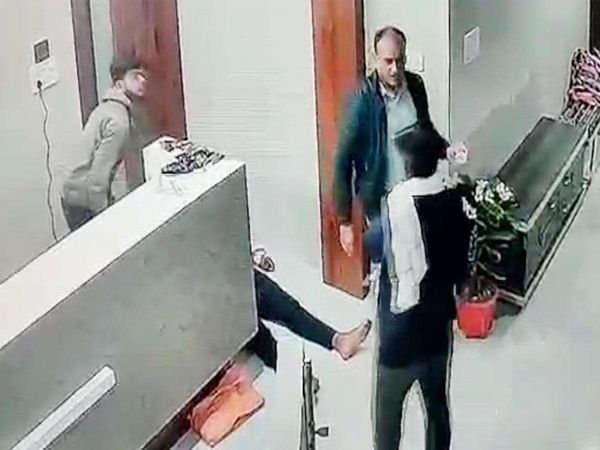 25-year-old cricketer had heart attack in the clinic in Betul Madhya Pradesh