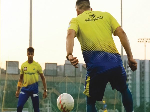 MS-Dhoni-Rajvardhan-Hangargekar