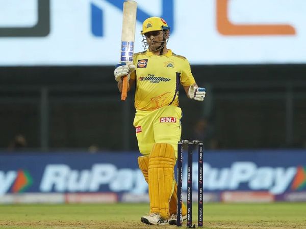 MS_Dhoni_fifty_vs_KKR