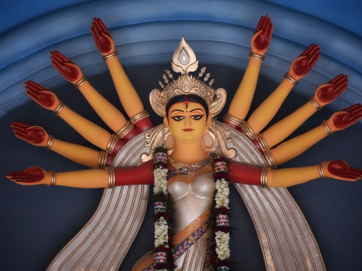 Shardiya Navratri 2022: Maa Durga Aarti and Aarti meaning on ...