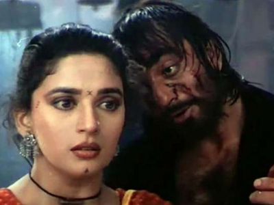 Madhuri Dixit and Sanjay Dutt in Khal nayak Madhuri Dixit and Sanjay Dutt in Khal nayak