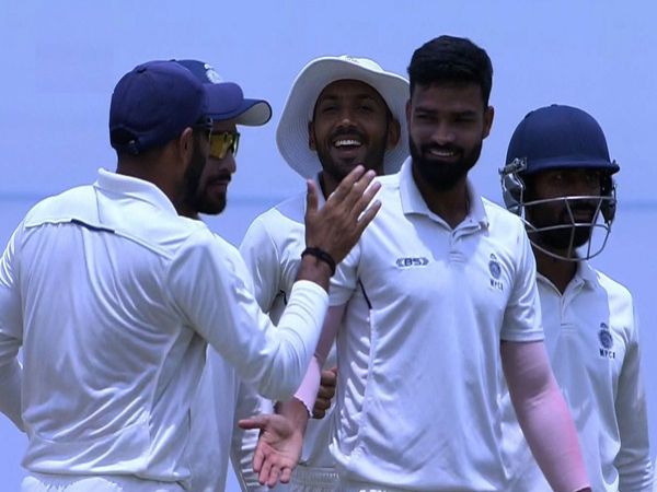 Madhya-Pradesh-Cricket-Team-after-win