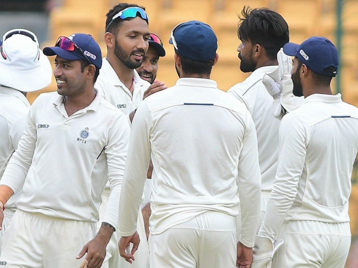 पहली बार रणजी चैंपियन बनने पर मध्यप्रदेश टीम का राज्य में जोरदार स्वागत, खिलाड़ियों पर हुई 'फूलों की बरसात'